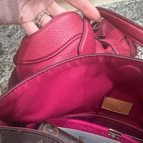 Louis Vuitton Mahina Cirrus PM - Picture 16 of 16